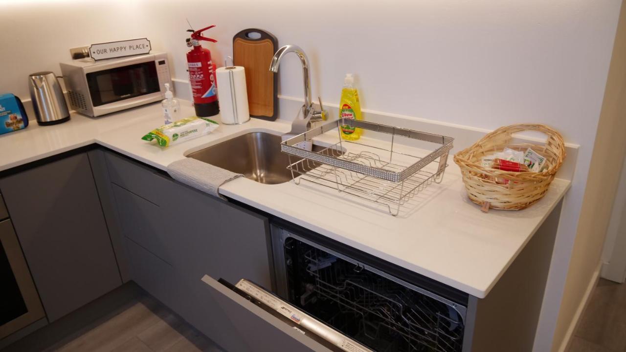 Stylish 2 Bedrooms, 2 Bathrooms With Workspace In Milton Keynes Zewnętrze zdjęcie