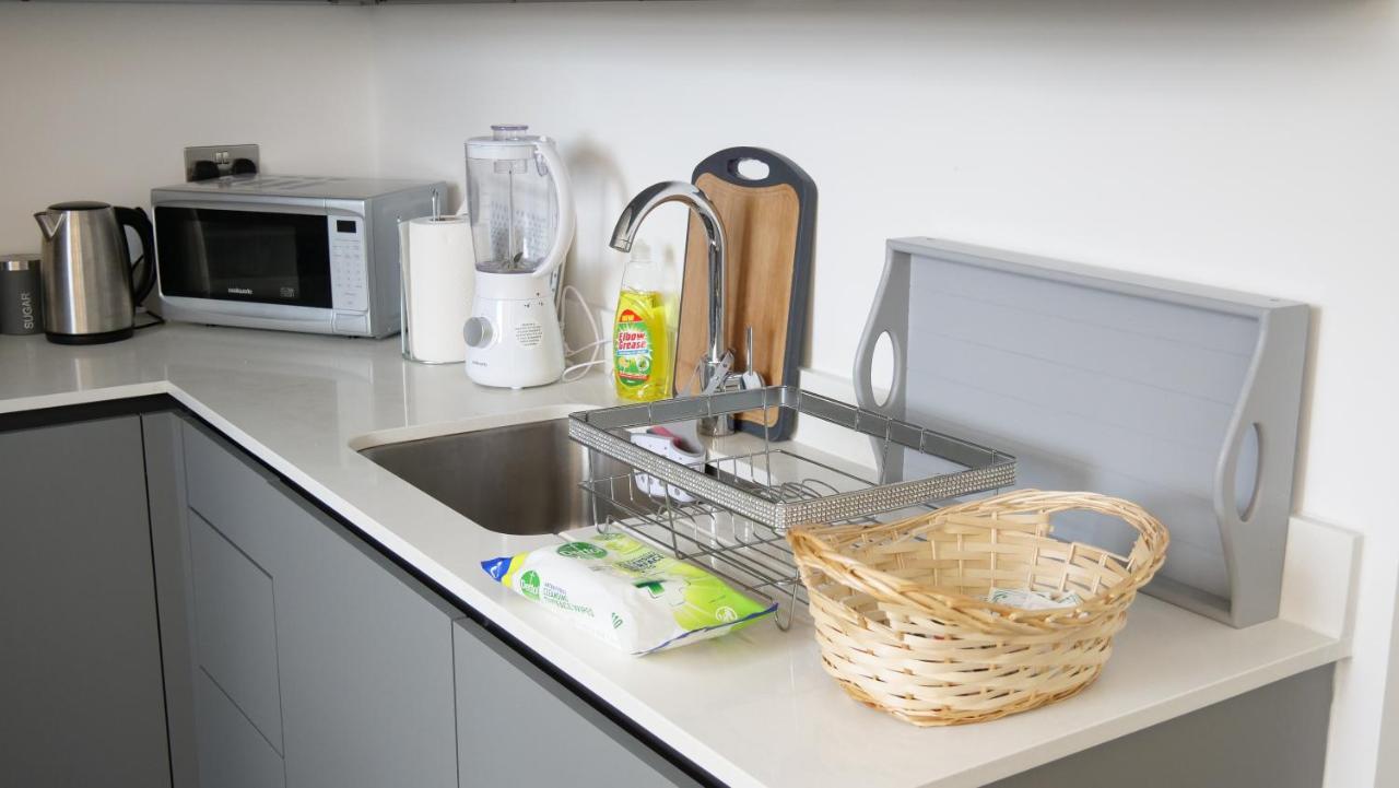 Stylish 2 Bedrooms, 2 Bathrooms With Workspace In Milton Keynes Zewnętrze zdjęcie