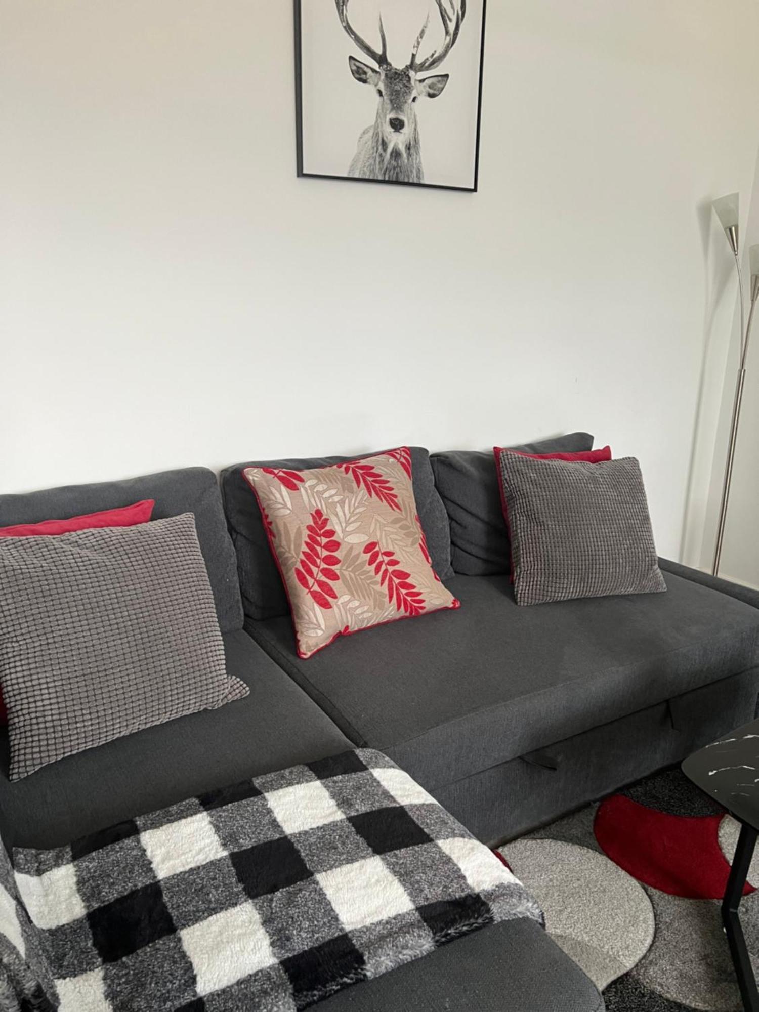 Stylish 2 Bedrooms, 2 Bathrooms With Workspace In Milton Keynes Zewnętrze zdjęcie